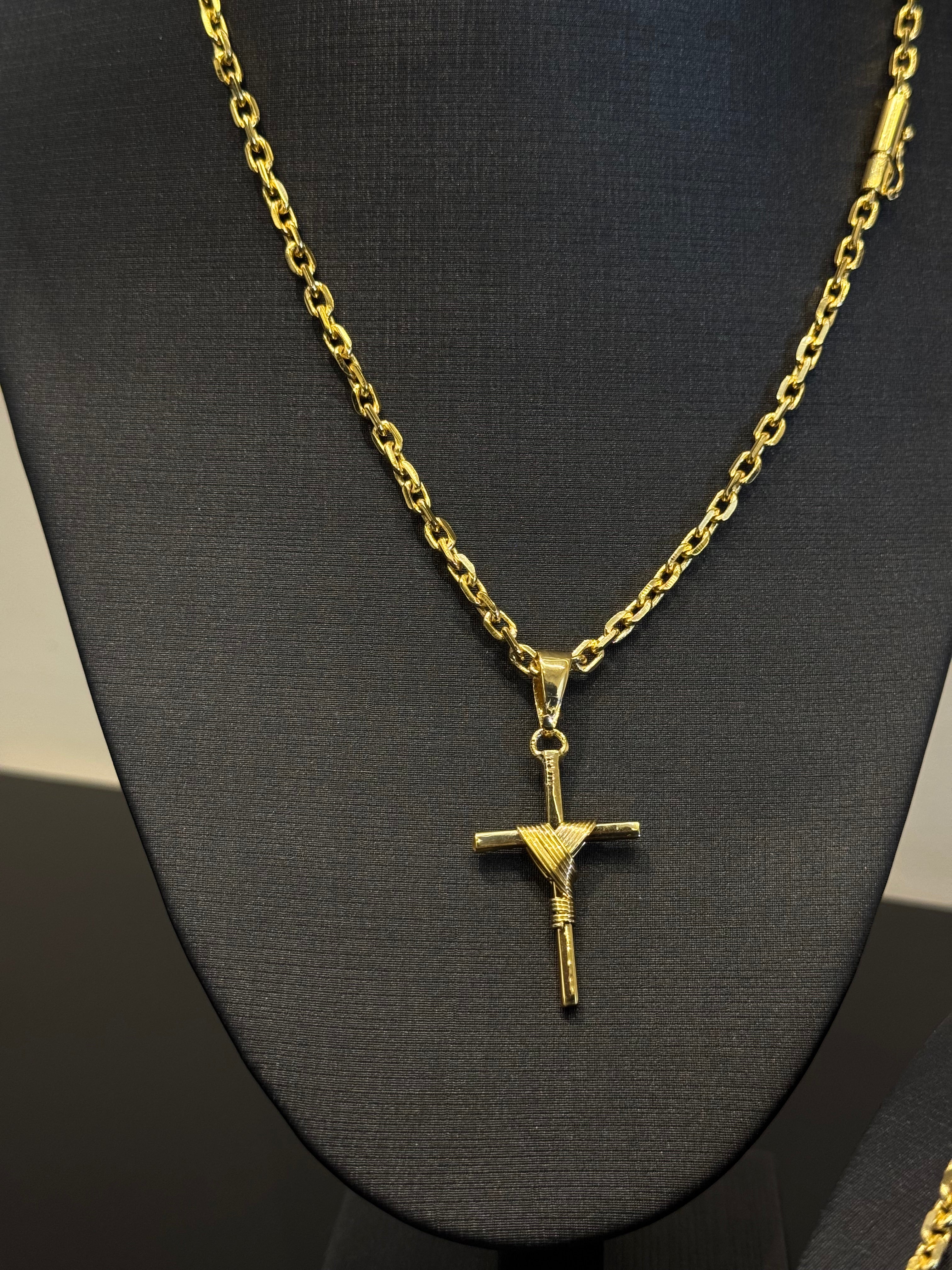 Kit Corrente e Pulseira Cadeado 3mm + Cruz Amarrada Banhado a Ouro 18k