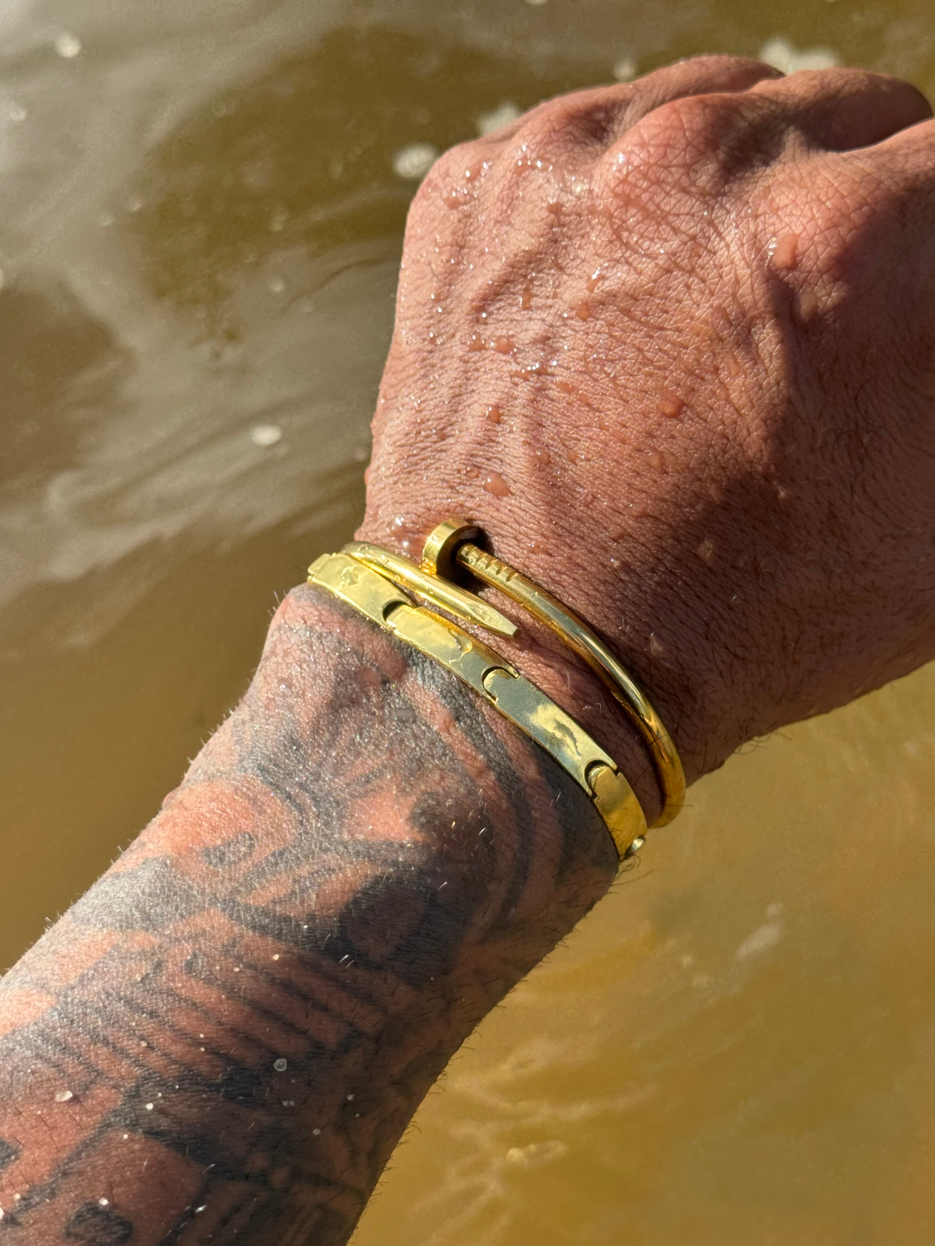 Kit BRACELETE LISO + BRACELETE PREGO 6MM BANHADO A OURO 18K